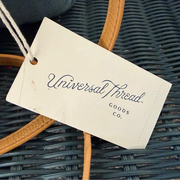 Universal Thread Woven Straw Crossbody with Mustard Flap - Picture 4 of 4